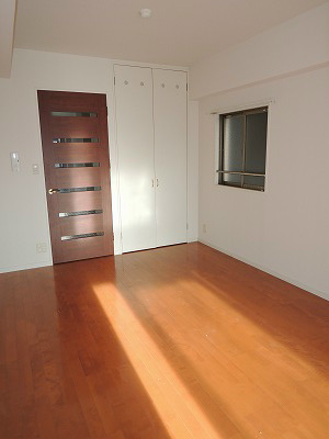 居室・リビング　同建物別号室参考写真です