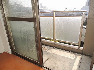 バルコニー　同建物別号室参考写真です