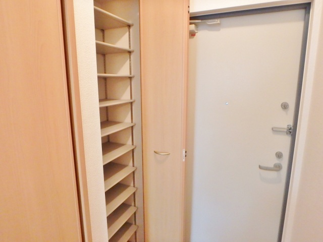 収納　シューズボックス