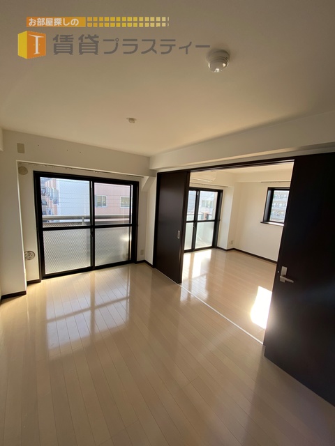 その他部屋・スペース　開放感溢れる洋室です。