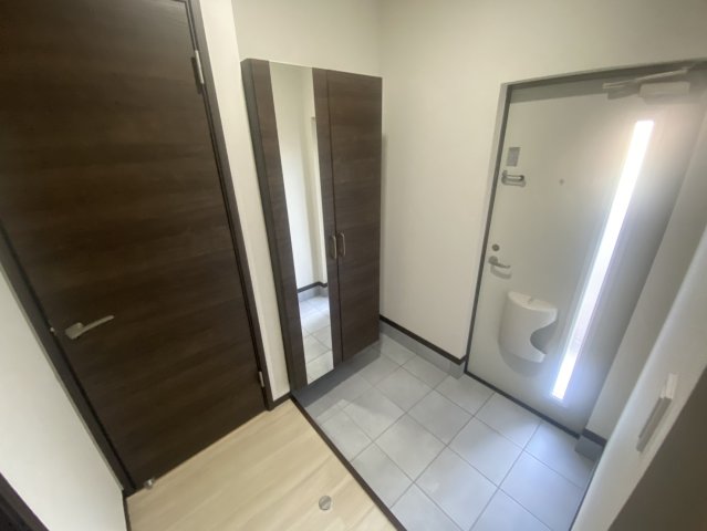 玄関　※類似写真になります