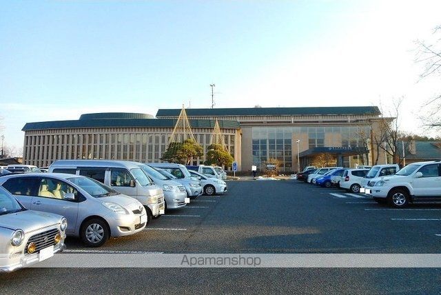 役所　富士河口湖町役場（役所）まで1600m