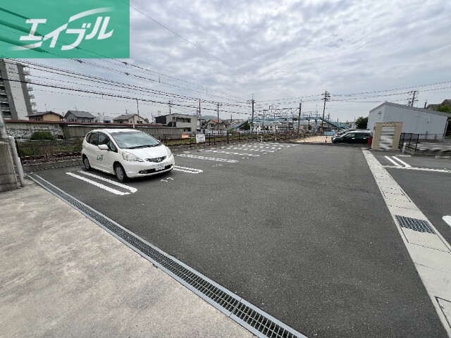 駐車場　駐車場