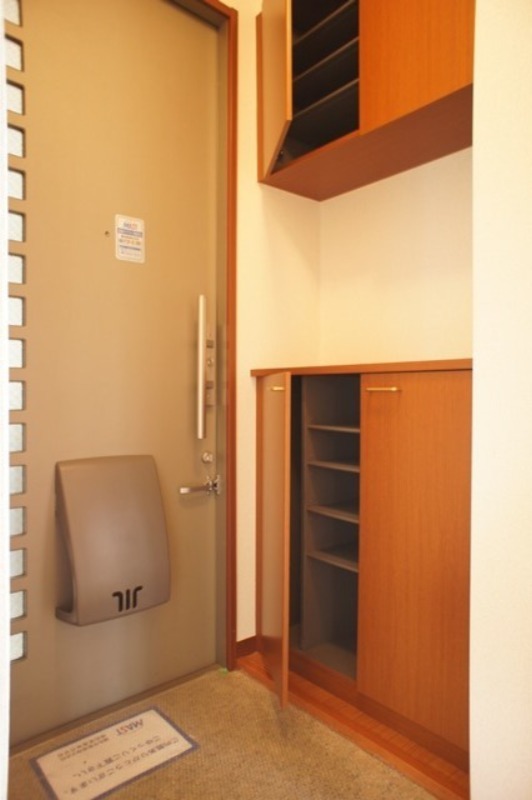 玄関　図面と現状に相違がある場合には現状を優先