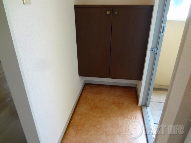 玄関　ファミール中里