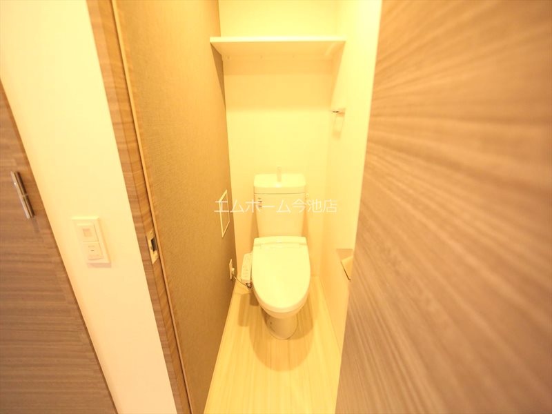 トイレ　温水洗浄便座付トイレ