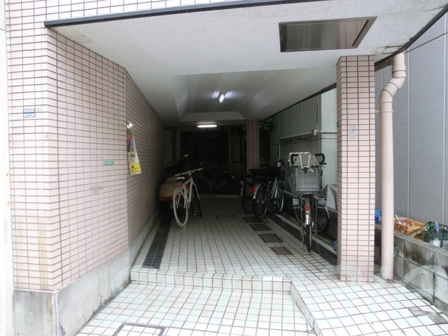 エントランス　こちらが入口です☆