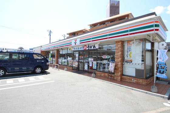 コンビニ　セブンイレブン広島中須店（コンビニ）まで414m