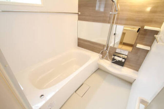 バス・シャワールーム　１号室浴室