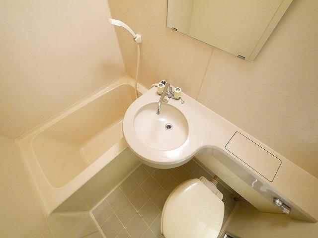 その他設備　スペースが確保できる洗面台です