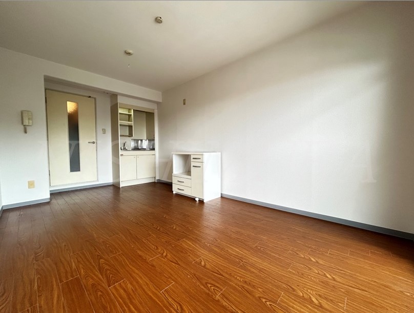 居室・リビング　※別部屋参考写真(反転の可能性あり)