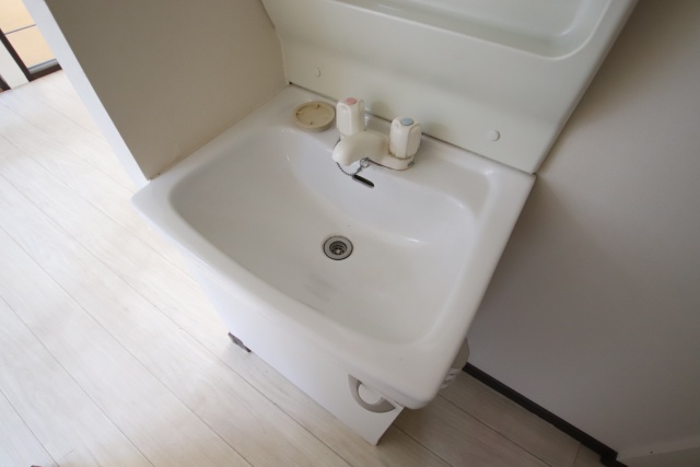 洗面設備　別部屋の参考写真です。現状優先となります。