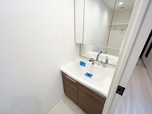 洗面設備　独立洗面台です☆