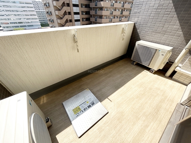 バルコニー　西向きの広々としたバルコニー！