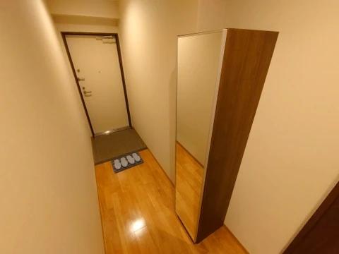 玄関　玄関にも収納があります