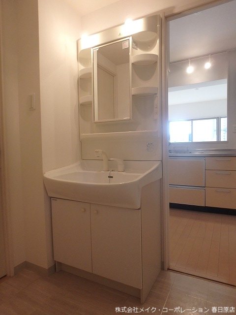 洗面設備　写真は同型タイプ