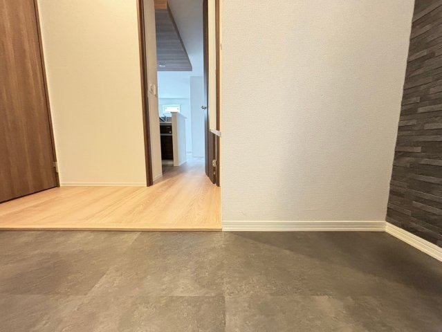 玄関　詳細は、RISUMO江坂本店までお問合せください♪