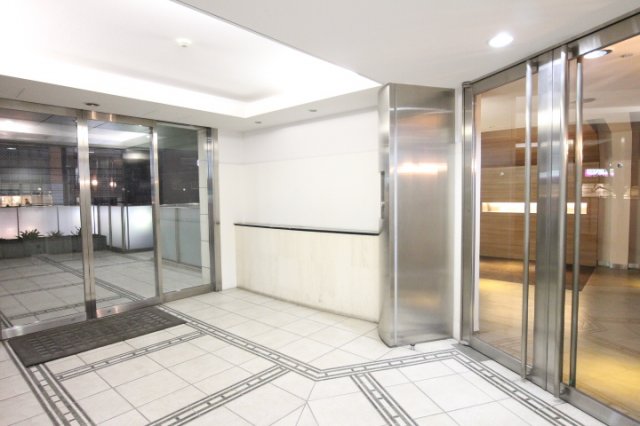 エントランス　建物の内部です