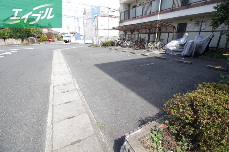 駐車場　駐車場