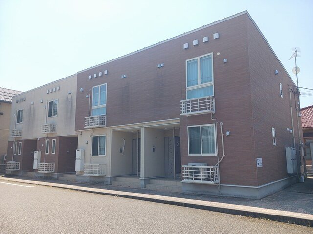 建物外観　落ち着いた雰囲気の外観です