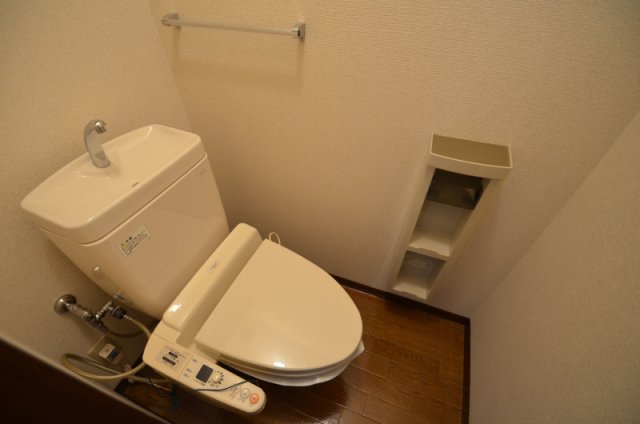 トイレ　気分すっきり温水洗浄便座