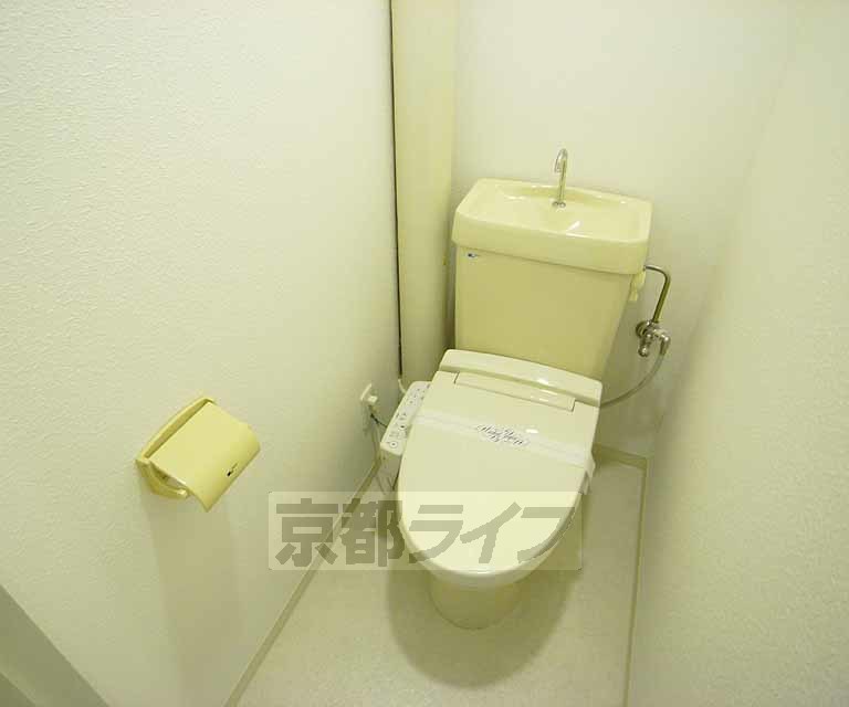 トイレ　ウォシュレット付きです。