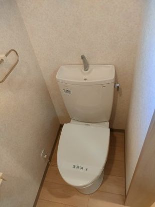 トイレ　別部屋参考写真となります