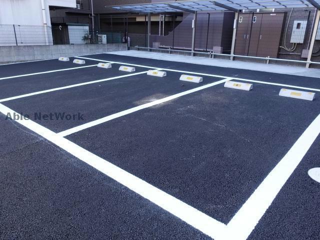 駐車場　駐車場
