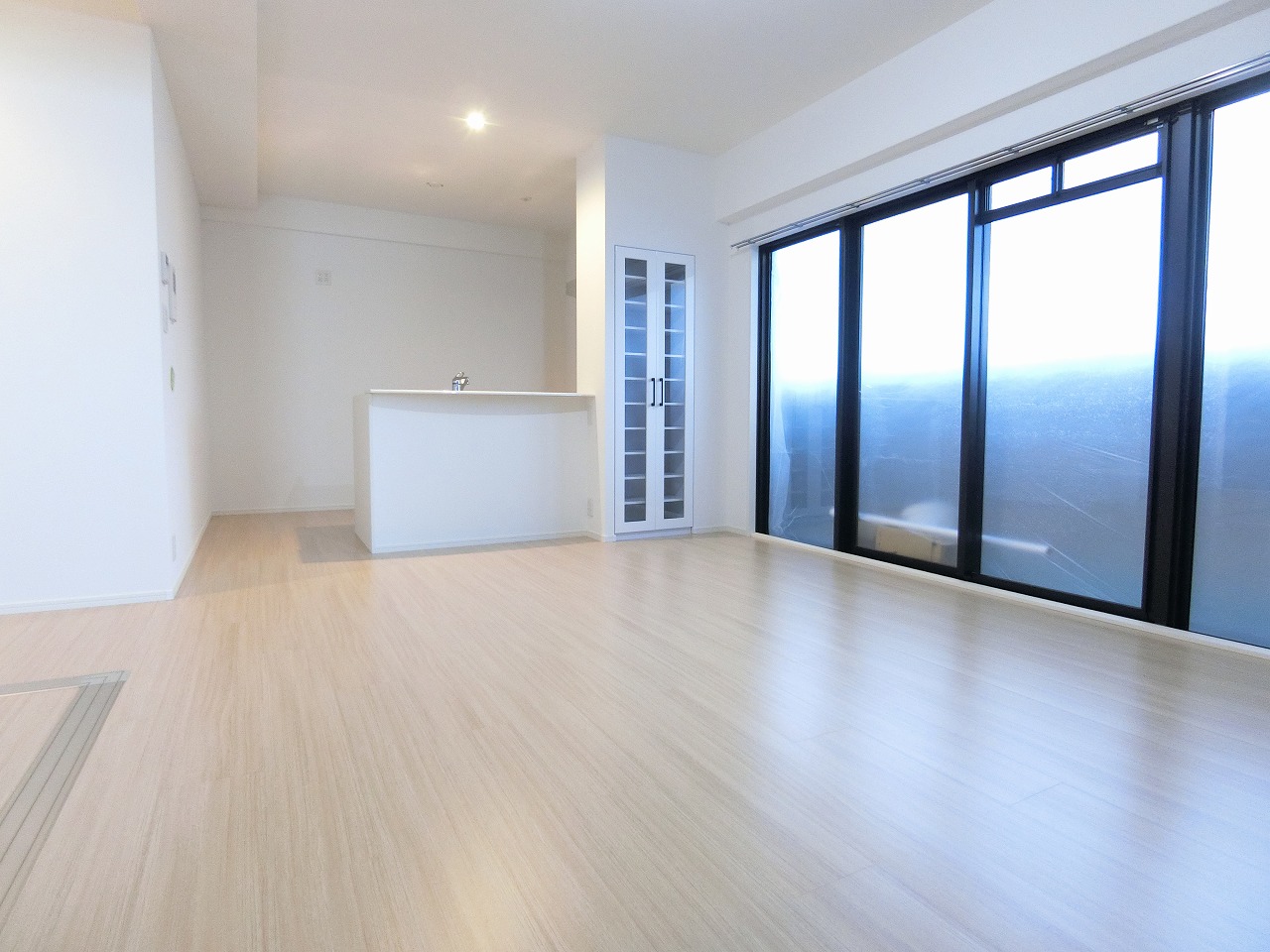 居室・リビング　１０７号室の写真です。現況を優先します。