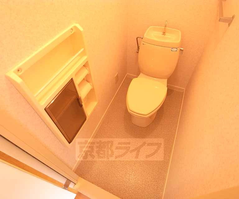 トイレ　収納が多数のトイレ！