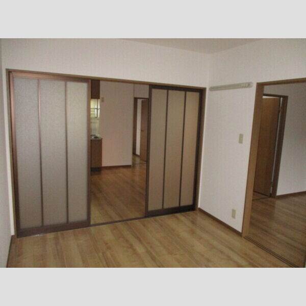 居室・リビング　庭