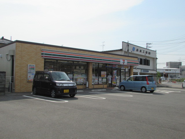 コンビニ　セブンイレブン新潟元町店（コンビニ）まで357m