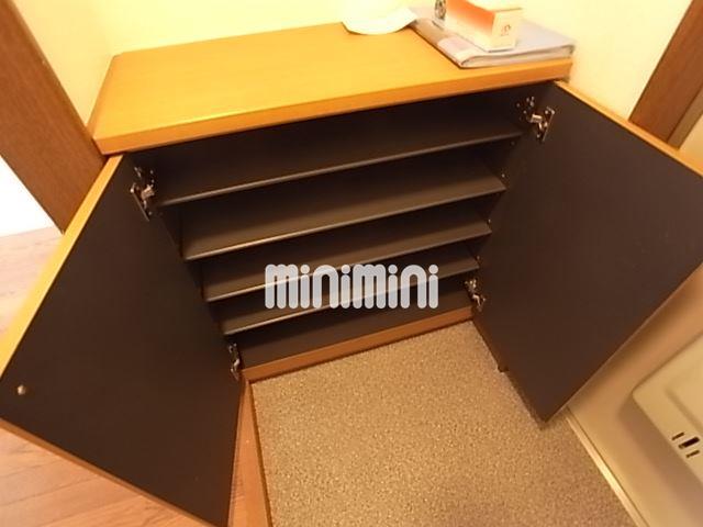 玄関　下駄箱あり！