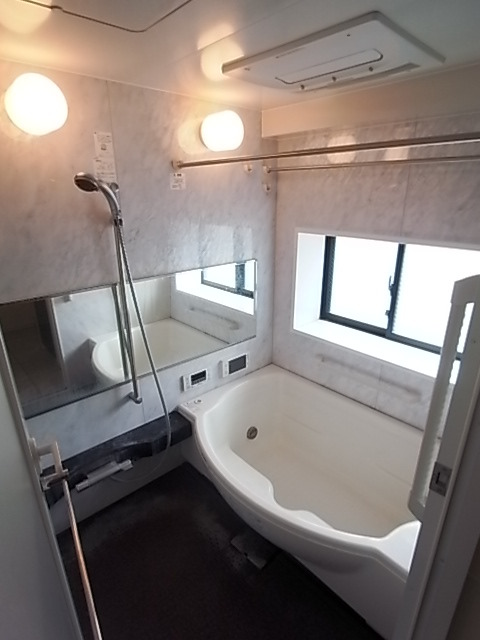 バス・シャワールーム　バスルーム