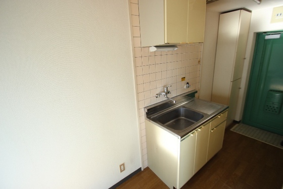 キッチン　※別部屋の写真です