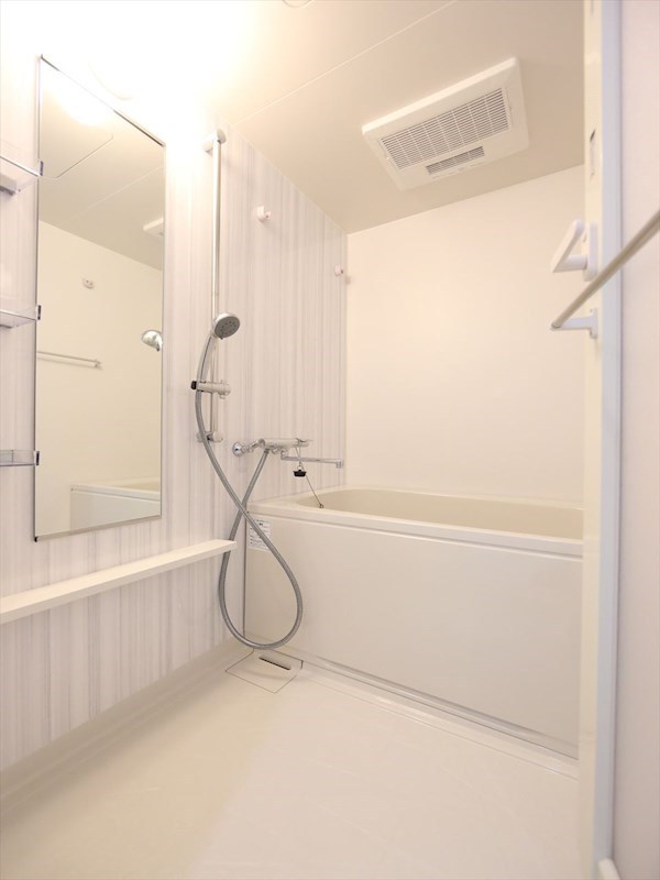バス・シャワールーム　バスルーム　浴室暖房乾燥機付き