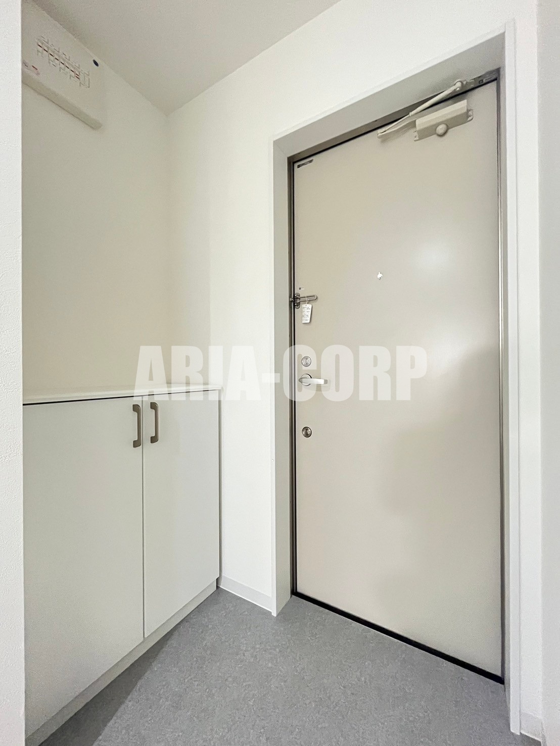 玄関　シューズボックス付きの玄関です！