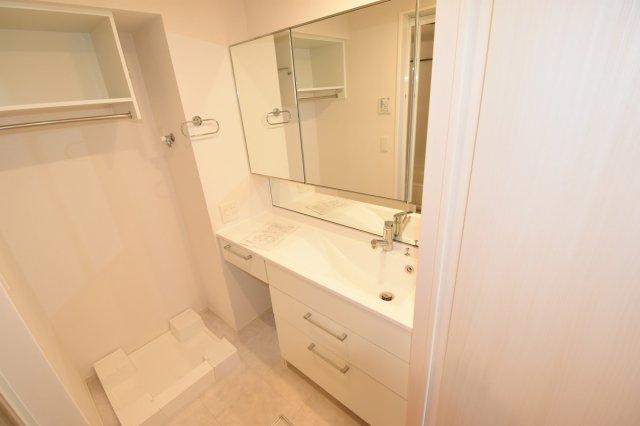 洗面設備　洗髪洗面化粧台付き♪