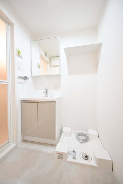 洗面設備　コンパクトで使いやすい洗面所