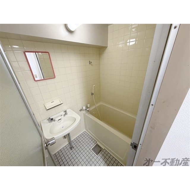 バス・シャワールーム　バスルーム