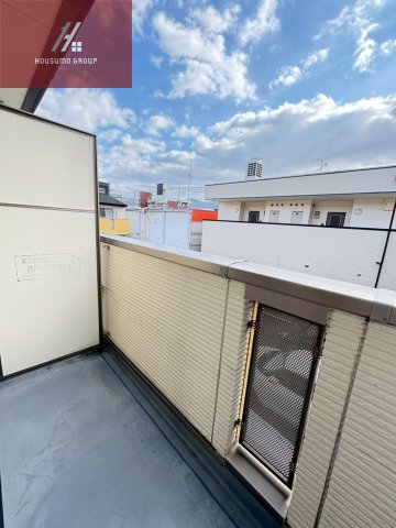 バルコニー　開放的で明るい空間を演出してくれるバルコニーです