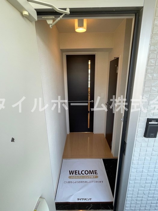 玄関　別部屋写真です。