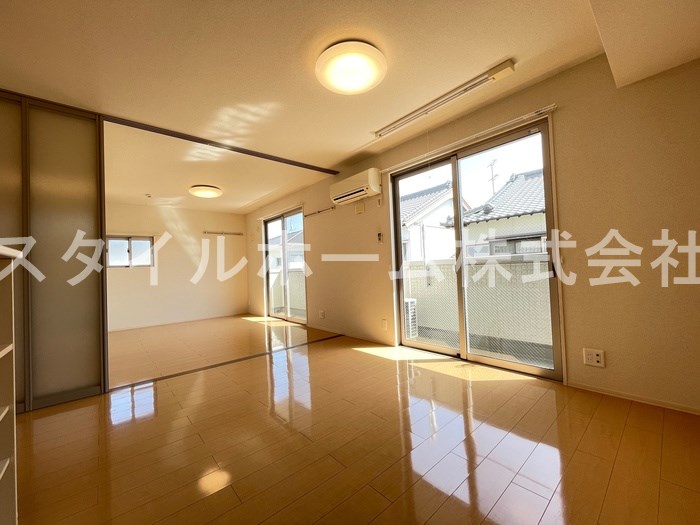 居室・リビング　別部屋写真です。