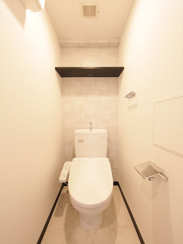 トイレ　温水洗浄便座付トイレ