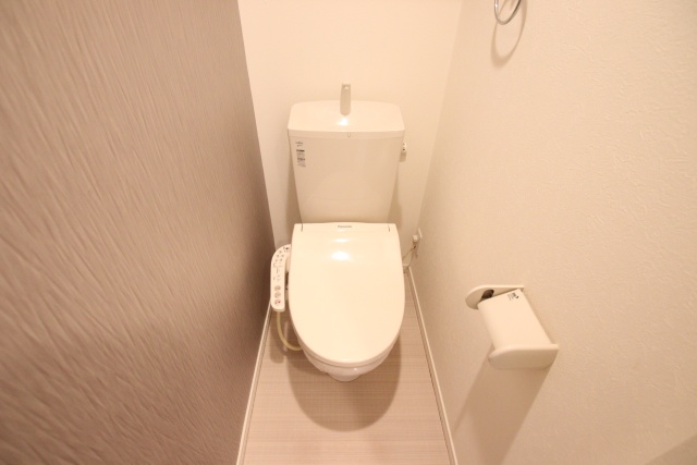 トイレ　※別室の参考写真の為、現況優先です。