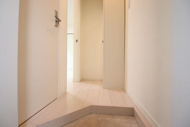玄関　※別室の参考写真の為、現況優先です。