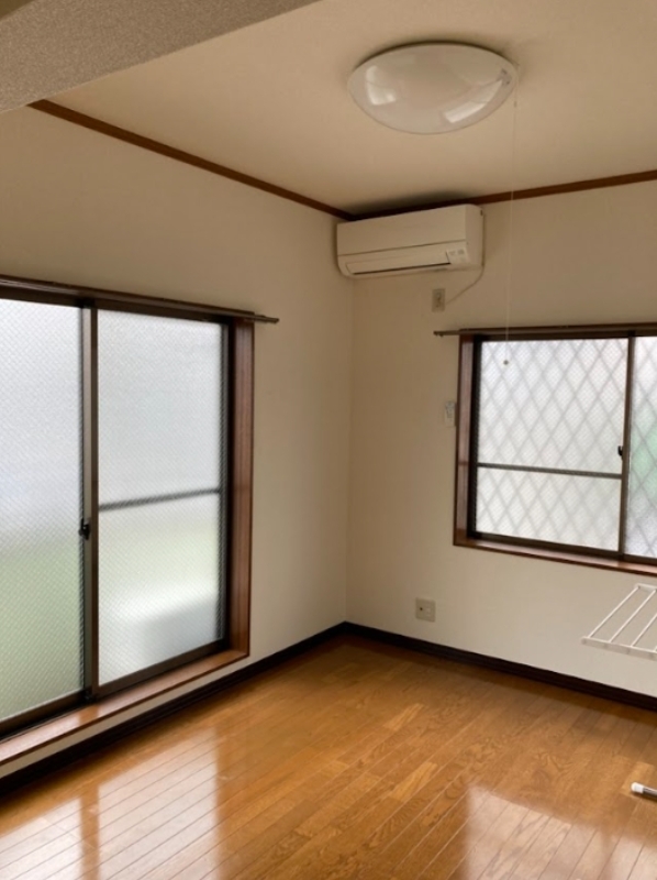 京王井の頭線 井の頭公園駅 徒歩10分 2階建 築30年の居間写真