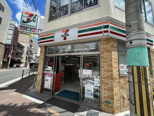 コンビニ　セブンイレブン（コンビニ）まで240m