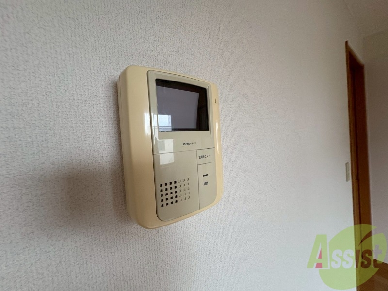 セキュリティ　ＴＶモニター付インターホンです。来客者の顔が見えるので安心！