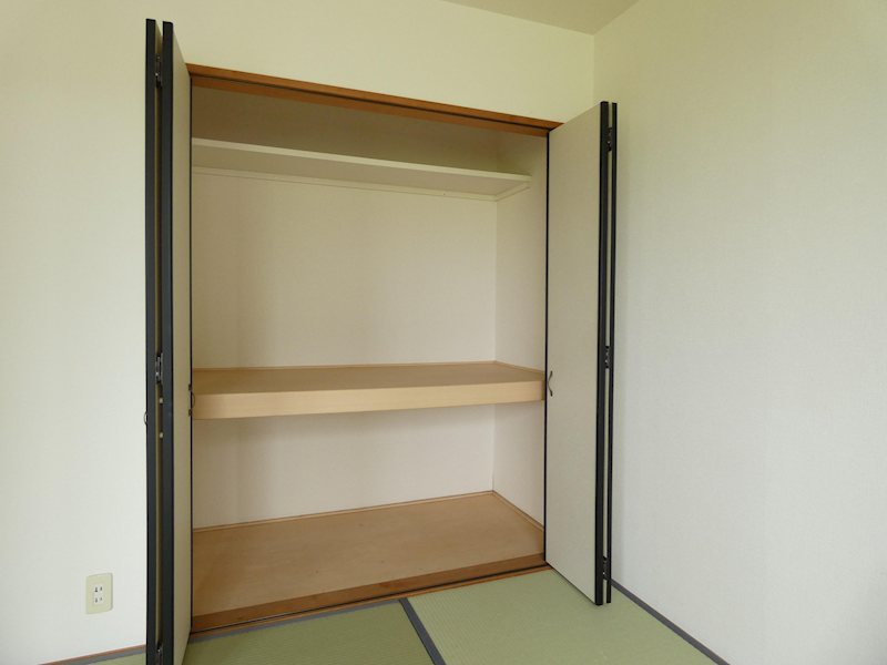 収納　※間取りが反転タイプのお部屋のお写真です。